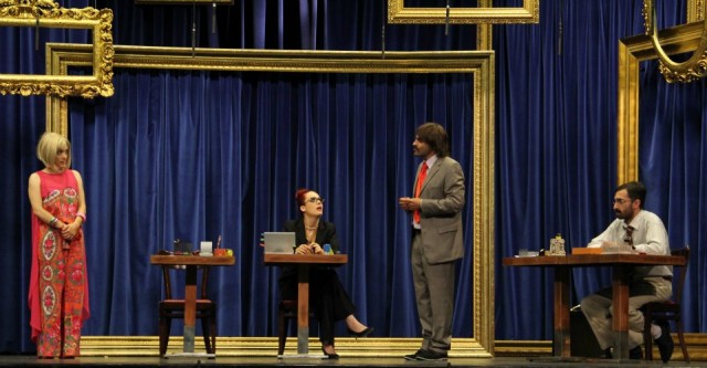 İnsanlar Alemi Fotoğrafı