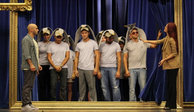 İnsanlar Alemi Fotoğrafı