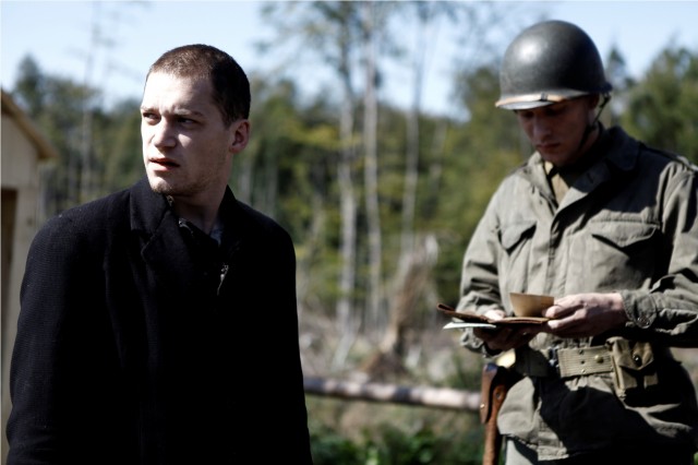 Savaşın Gölgesinde Fotoğrafı