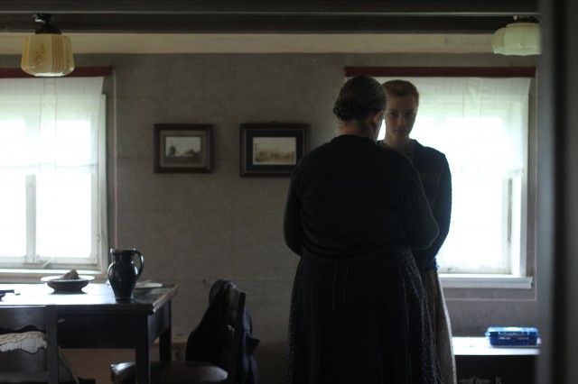 Savaşın Gölgesinde Fotoğrafı