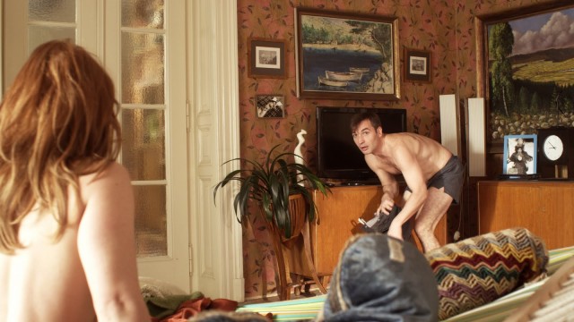 Erkeğin Derdi Ceviz Kırmak Fotoğrafı