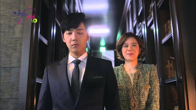 Bride of the Century Fotoğrafı