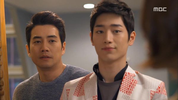 Cunning Single Lady Fotoğrafları 48