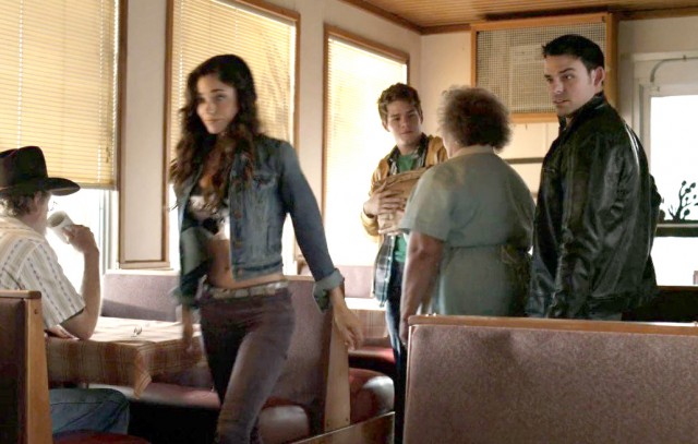 Asla Yabancılarla Oynama 3 Fotoğrafı