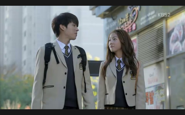 Hi! School - Love On Fotoğrafı