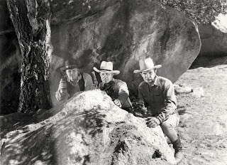 Three on the Trail Fotoğrafları 1