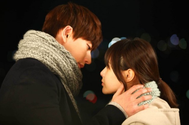 Snow Is on the Sea Fotoğrafı