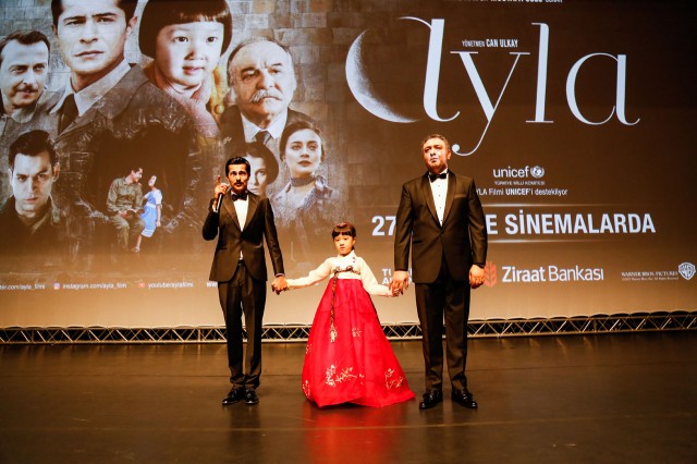 Ayla Fotoğrafı