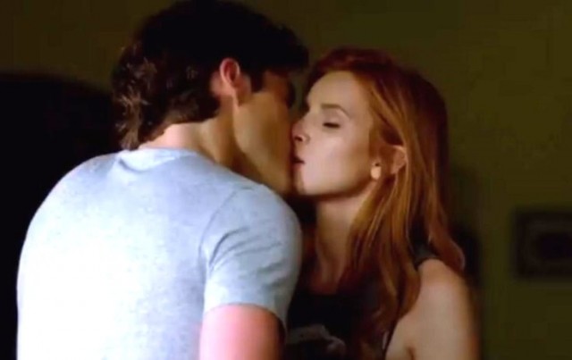 Famous in Love Fotoğrafı