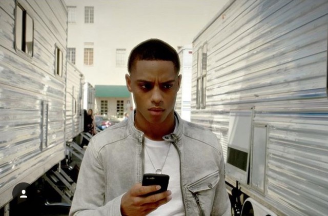 Famous in Love Fotoğrafı