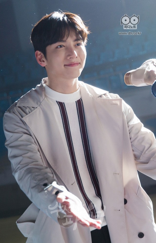 Suspicious Partner Fotoğrafı