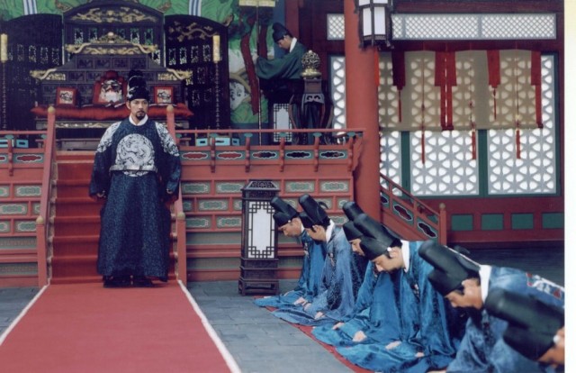 Kral ve Soytarı Fotoğrafı