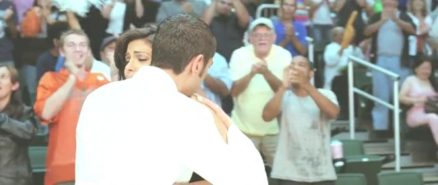 Dostana Fotoğrafı