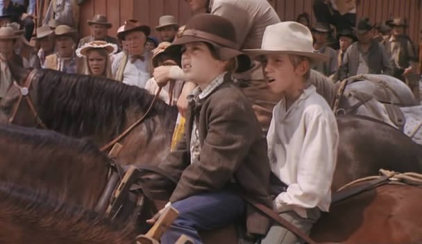 Onları Yükseğe As Fotoğrafı