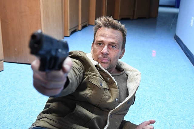 Assault on VA-33 Fotoğrafı