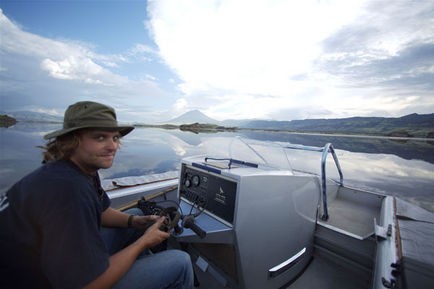 Pembe Kanatlar: Flamingolarin Gizemi Fotoğrafı