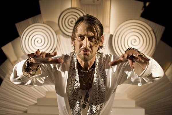 Lili ve Sihirli Kitabı Fotoğrafı