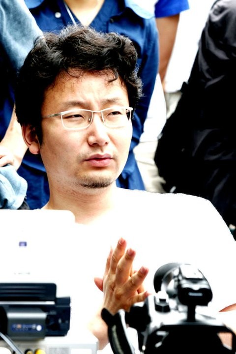 Shim's Family / Skeletons in The Closet Fotoğrafı