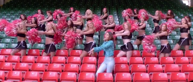 Bazen Sevinç Bazen Hüzün Fotoğrafı