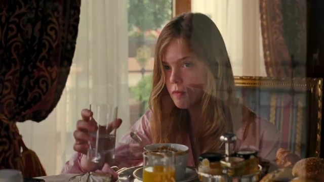 Başka Bir Yerde Fotoğrafı