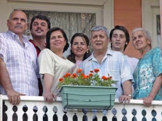 Geniş Aile Fotoğrafı