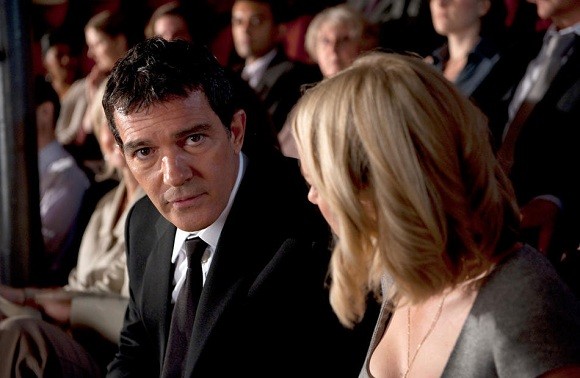 Uzun Boylu Esmer Adam Fotoğrafı