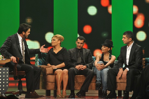 Beyaz Show Fotoğrafı