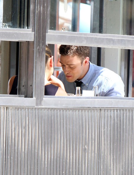 Arkadaştan Öte Fotoğrafı